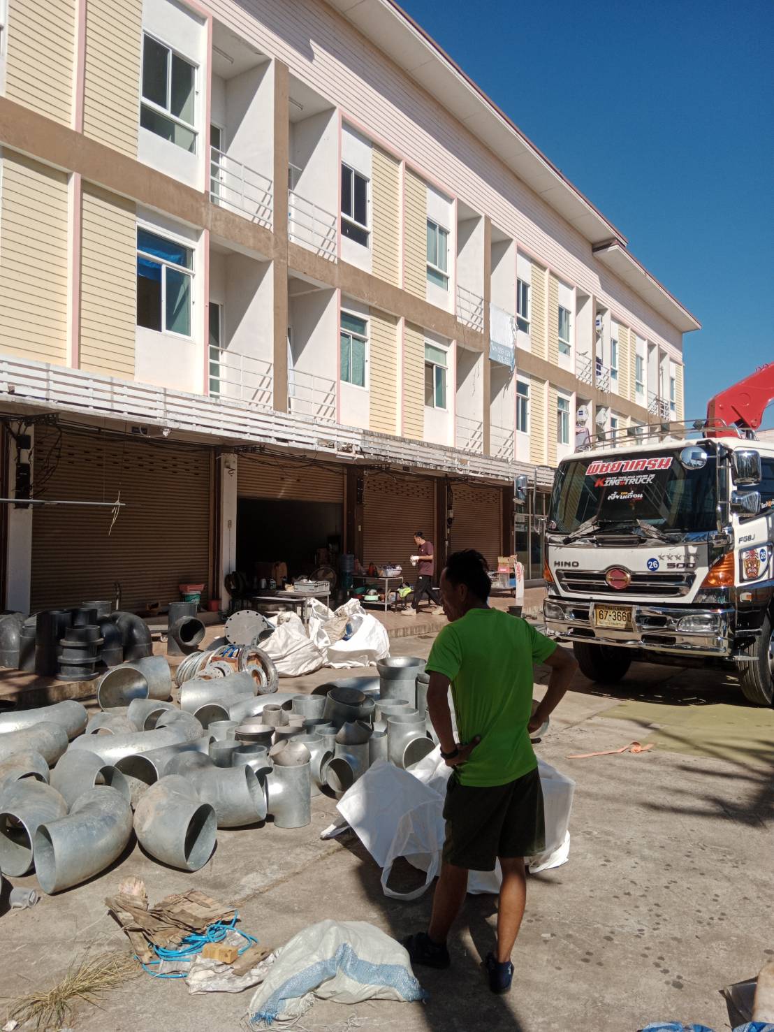 รถเฮี๊ยบ พิชยาเครน ให้บริการขนย้ายชิ้นรงานต่างๆพื้นที่ มาบยางพร ชลบุรี