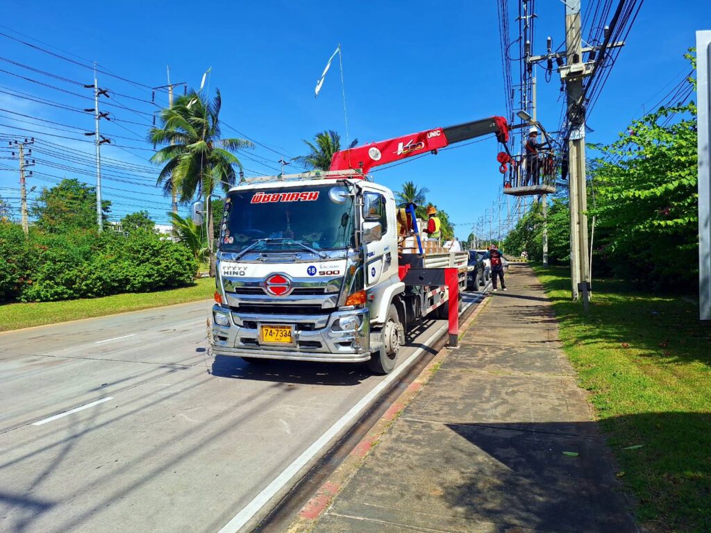 รถเฮี๊ยบติดกระเช้า พิชยาเครน ให้บริการงานในพื้นที่สูงเขาถึงได้ยาก