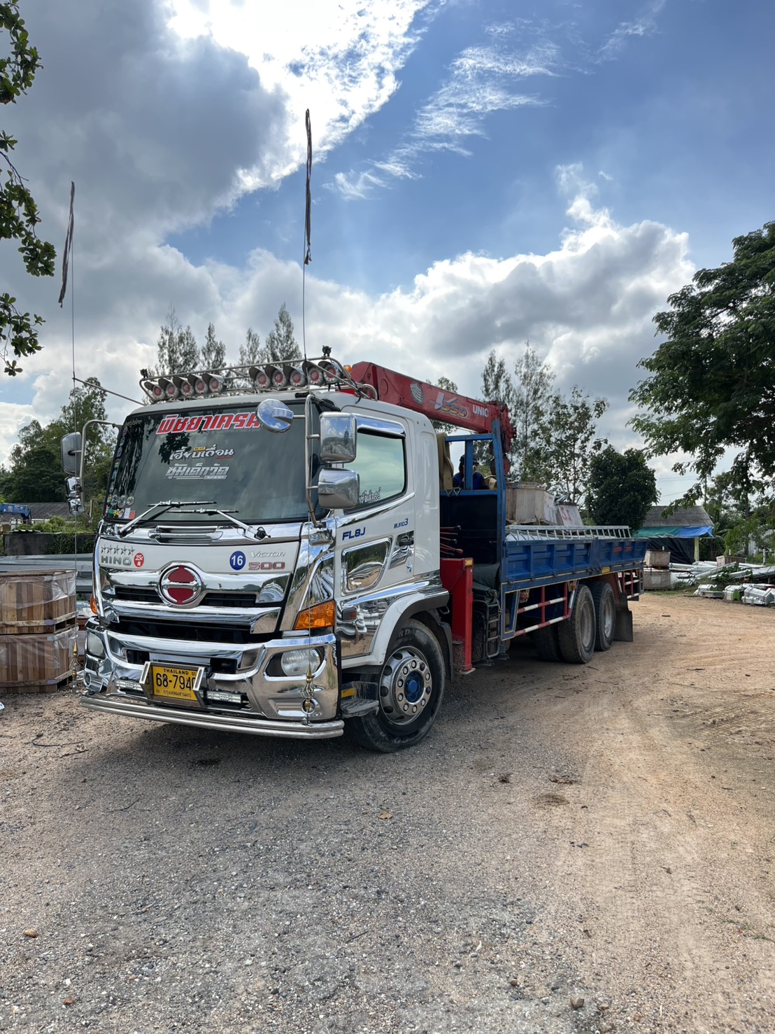 รถเฮี๊ยบ พิชยาเครน ให้บริการขนย้ายชิ้นงานหนักต่างๆ