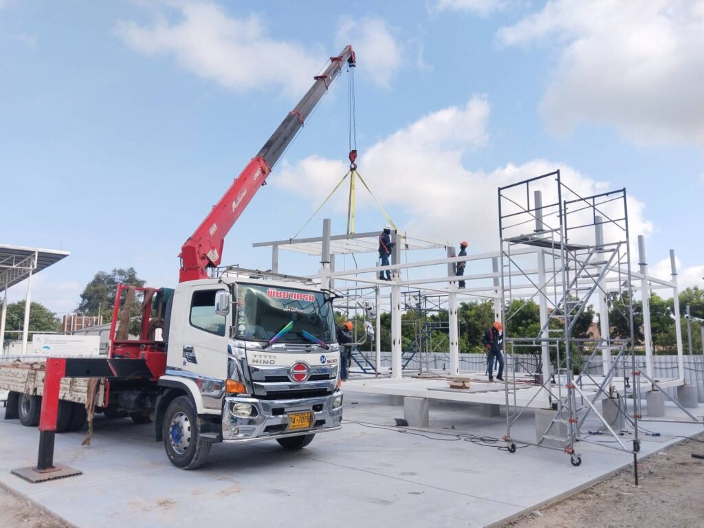 รถเฮี๊ยบรับจ้างนิคมอุตสาหกรรมยกของ