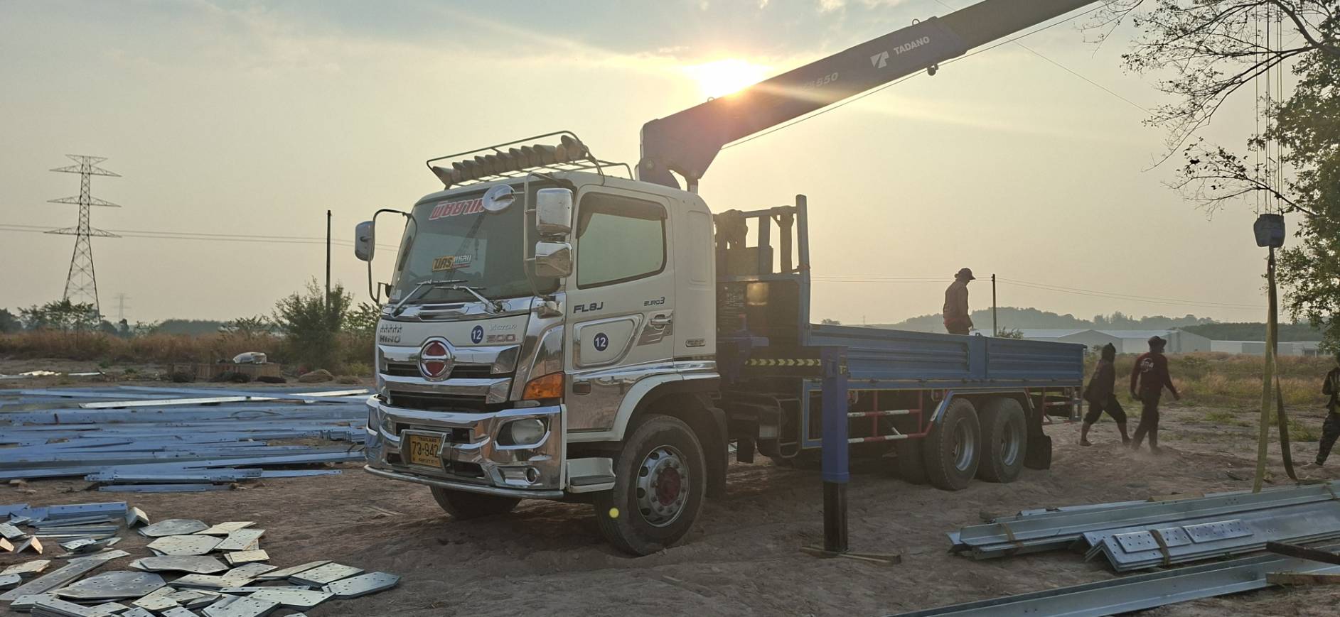 รถเฮี๊ยบ พิชยาเครน ให้บริการรถเฮี๊ยบขนย้ายชิ้นงานต่างๆ พื้นที่ นิคมพัฒนา