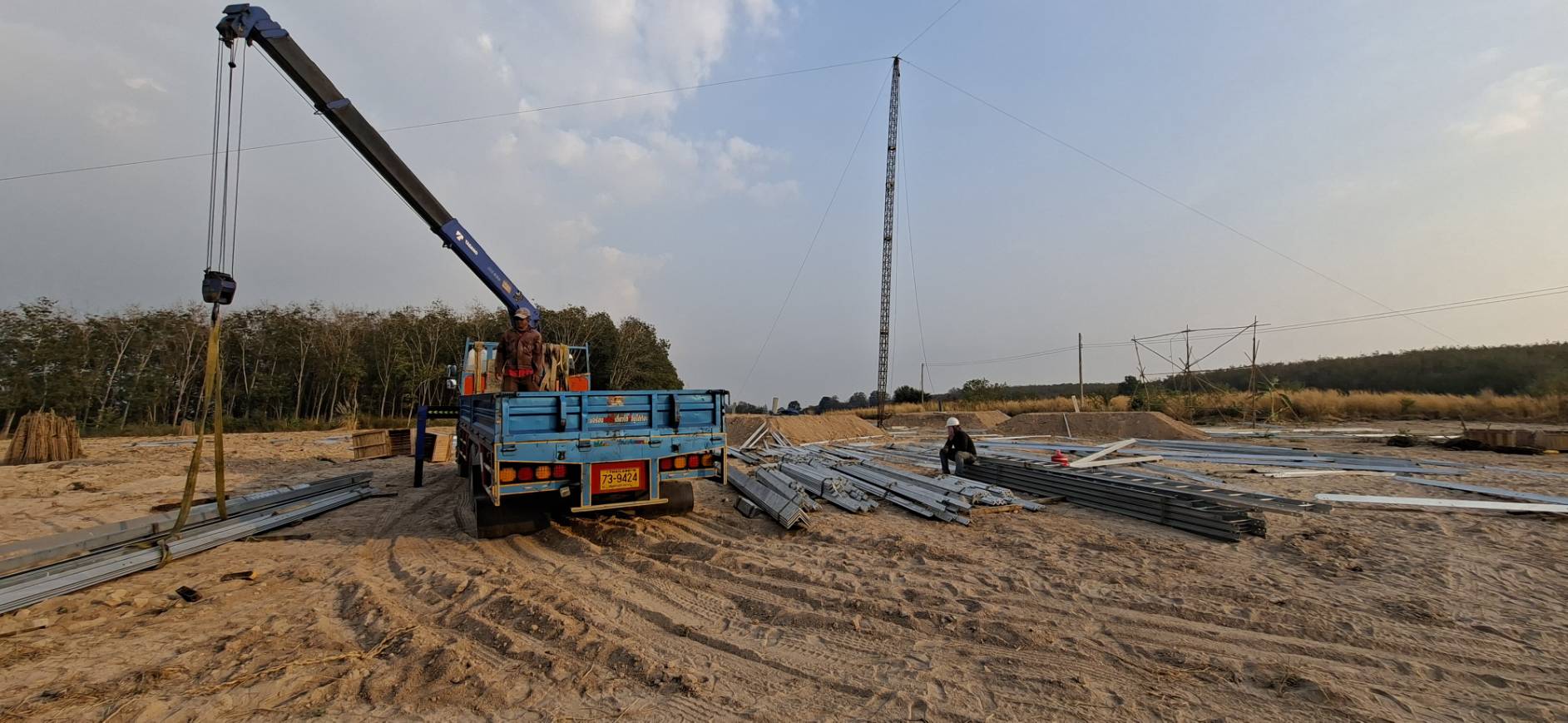 รถเฮี๊ยบ พิชยาเครน ให้บริการรถเฮี๊ยบขนย้ายชิ้นงานต่างๆ พื้นที่ นิคมพัฒนา