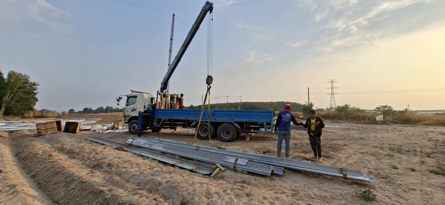 รถเฮี๊ยบ พิชยาเครน ให้บริการรถเฮี๊ยบขนย้ายชิ้นงานต่างๆ พื้นที่ นิคมพัฒนา