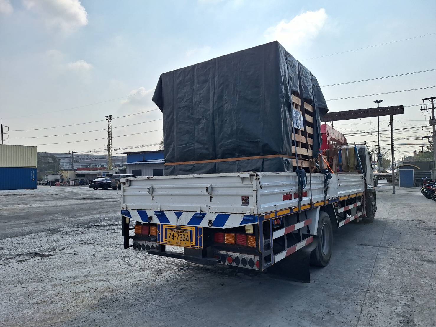 รถเฮี๊ยบ พิชยาเครน ให้บริการขนย้ายชิ้นงานต่างๆพื้นที่ เเหลมฉบัง