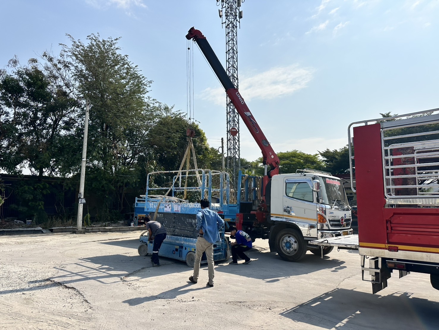 รถเฮี๊ยบ พิชยาเครน ให้บริการขนย้ายชิ้นงานต่างๆพื้นที่ พัทยา