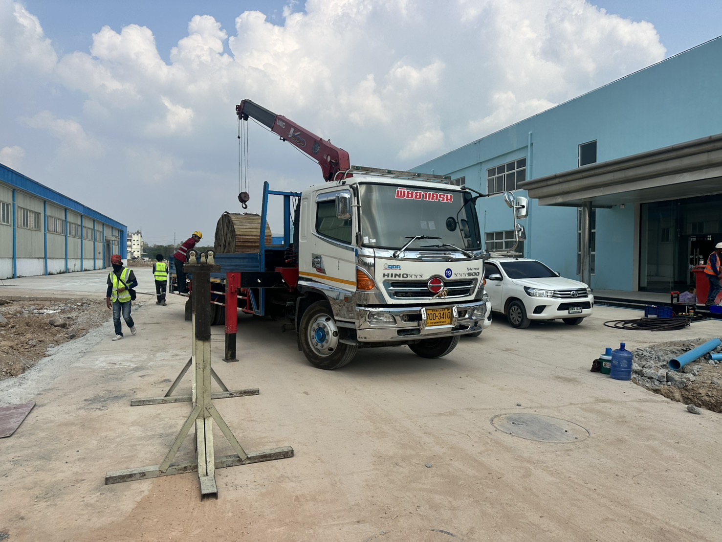 บริการรถเฮี๊ยบ บ้านค่าย ระยอง-พิชยาเครน