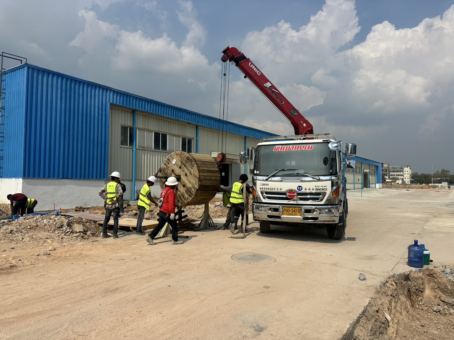 บริการรถเฮี๊ยบ บ้านค่าย ระยอง-พิชยาเครน