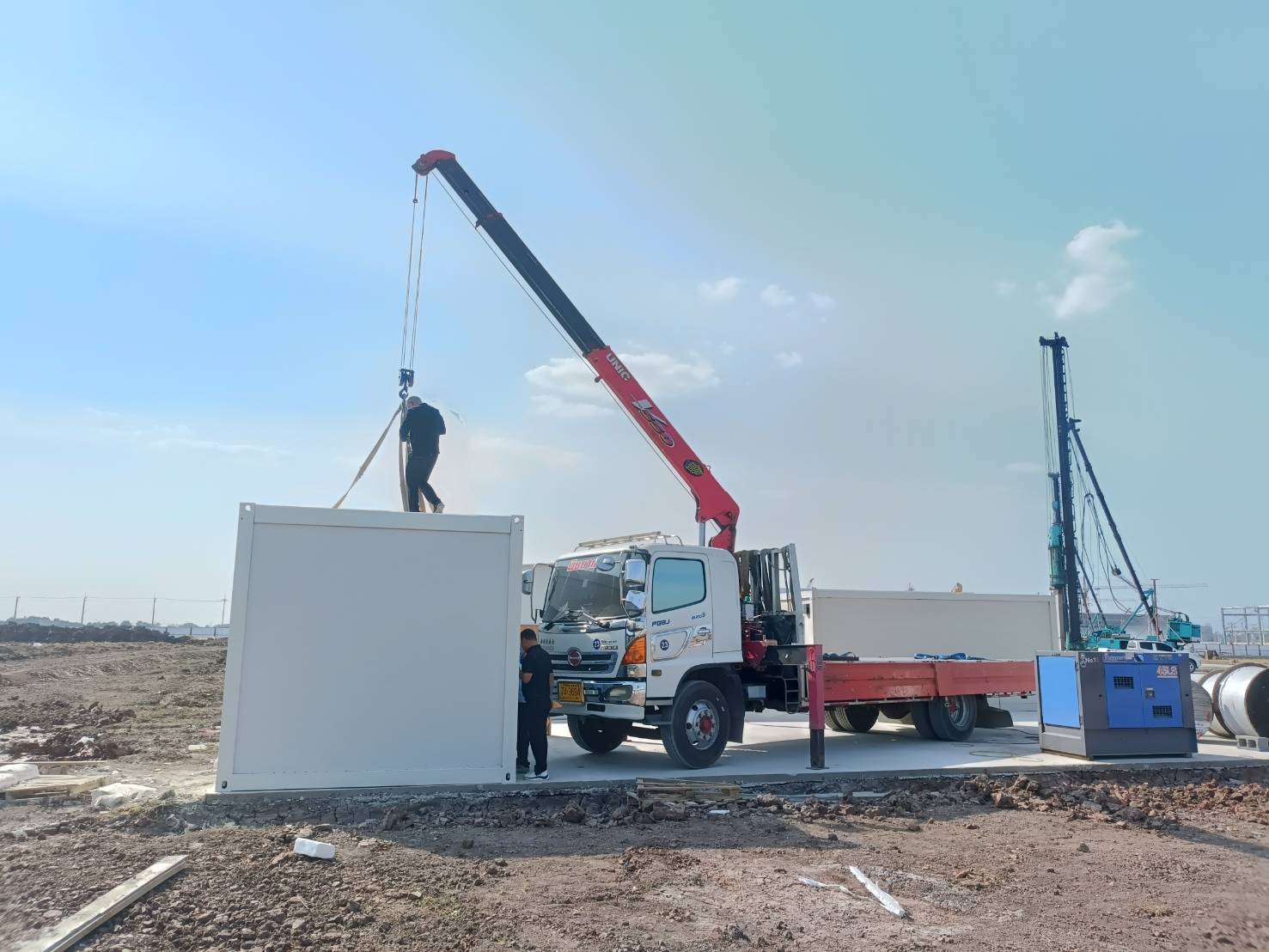 รถเฮี๊ยบหนองใหญ่-พิชยาเครน