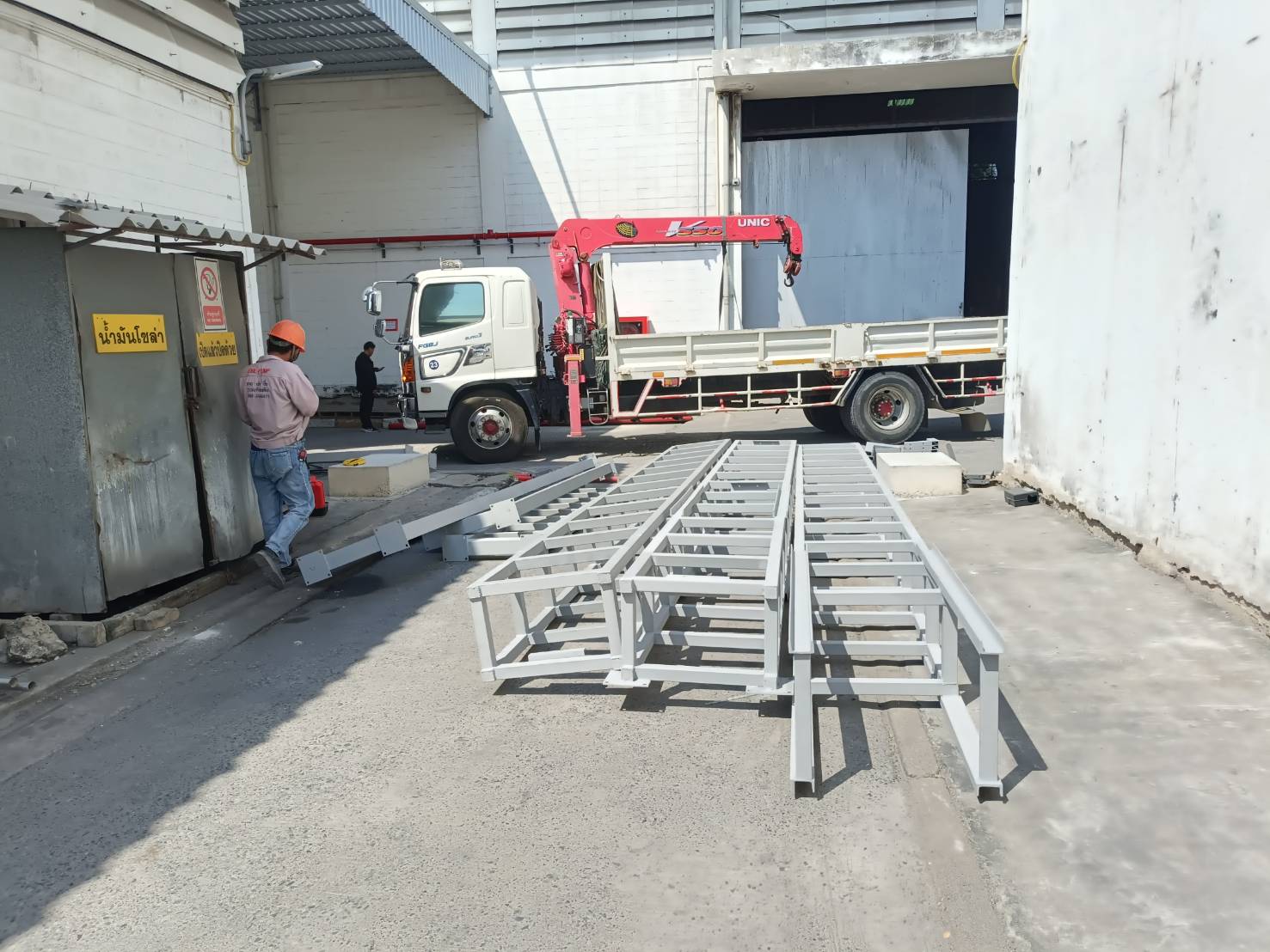 รถเฮี๊ยบสมุทรปราการ-พิชยาเครน