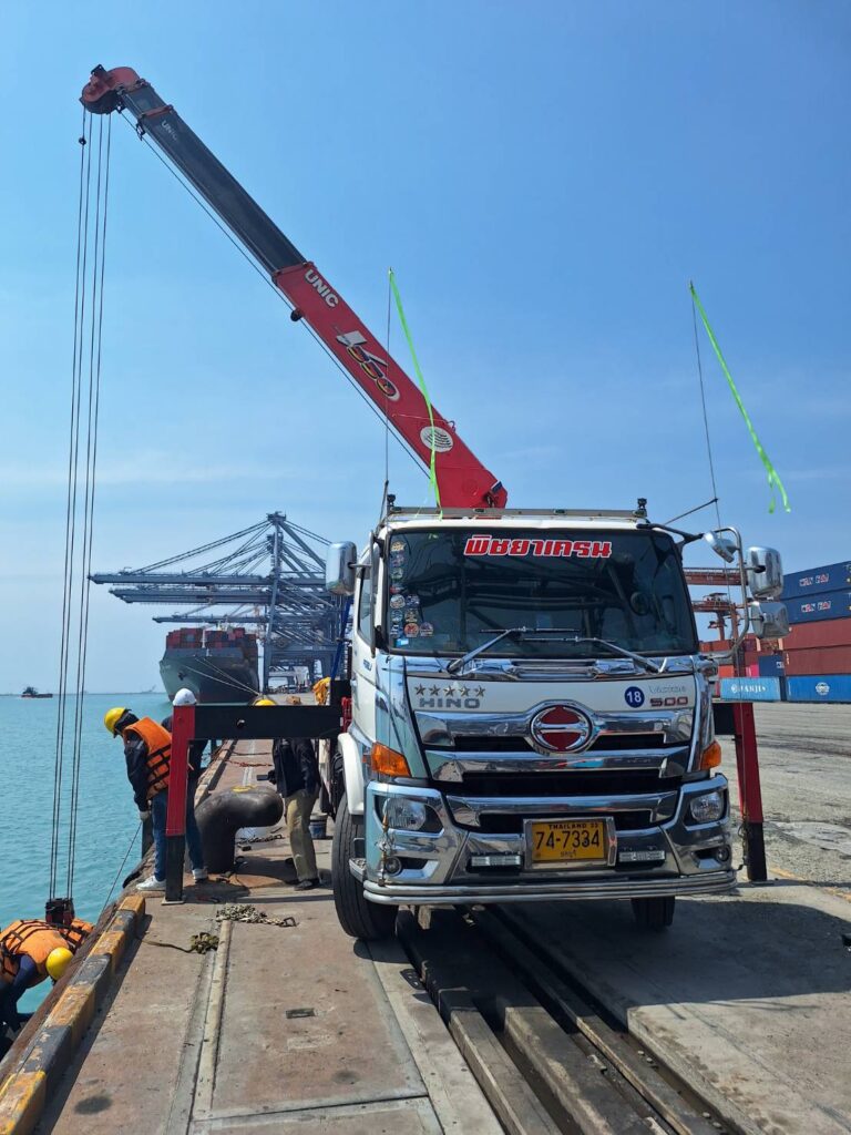 รถเฮี๊ยบท่าเรือ-พิชยาเครน