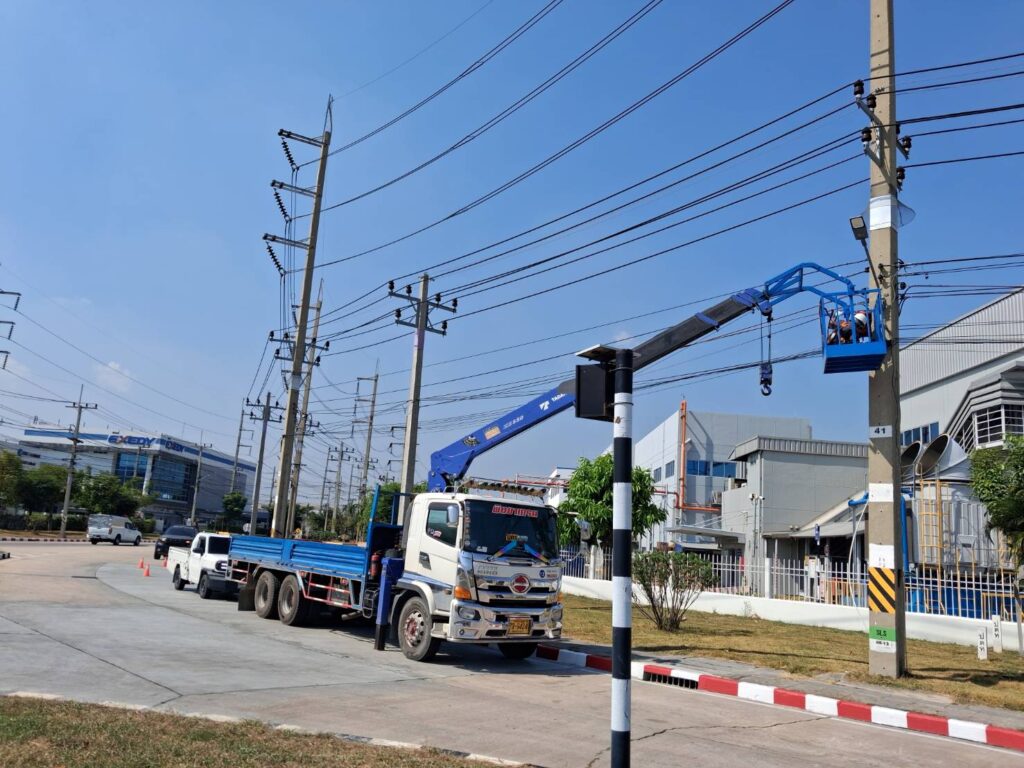 รถเฮี๊ยบติดกระเช่า-พิชยาเครน