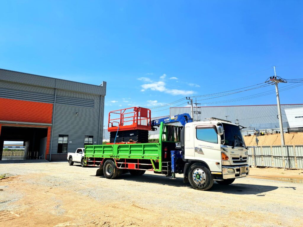 รถเฮี๊ยบปลวกเเดง-พิชยาเครน