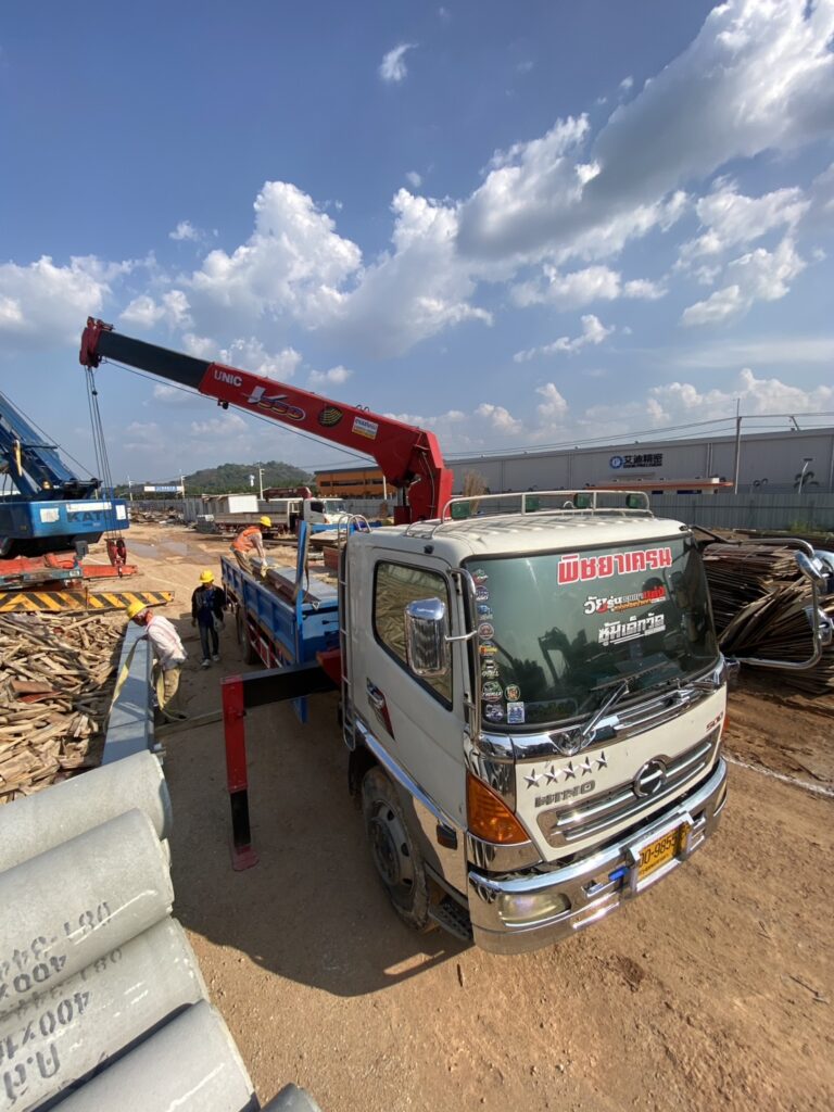 รถเฮี๊ยบบ้านบึง-พิชยาเครน.